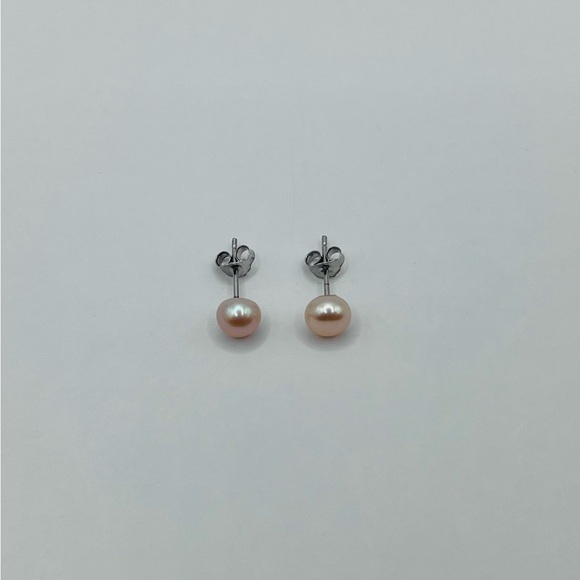 South Sea Pearl Button Earrings - Picture 3 of 4